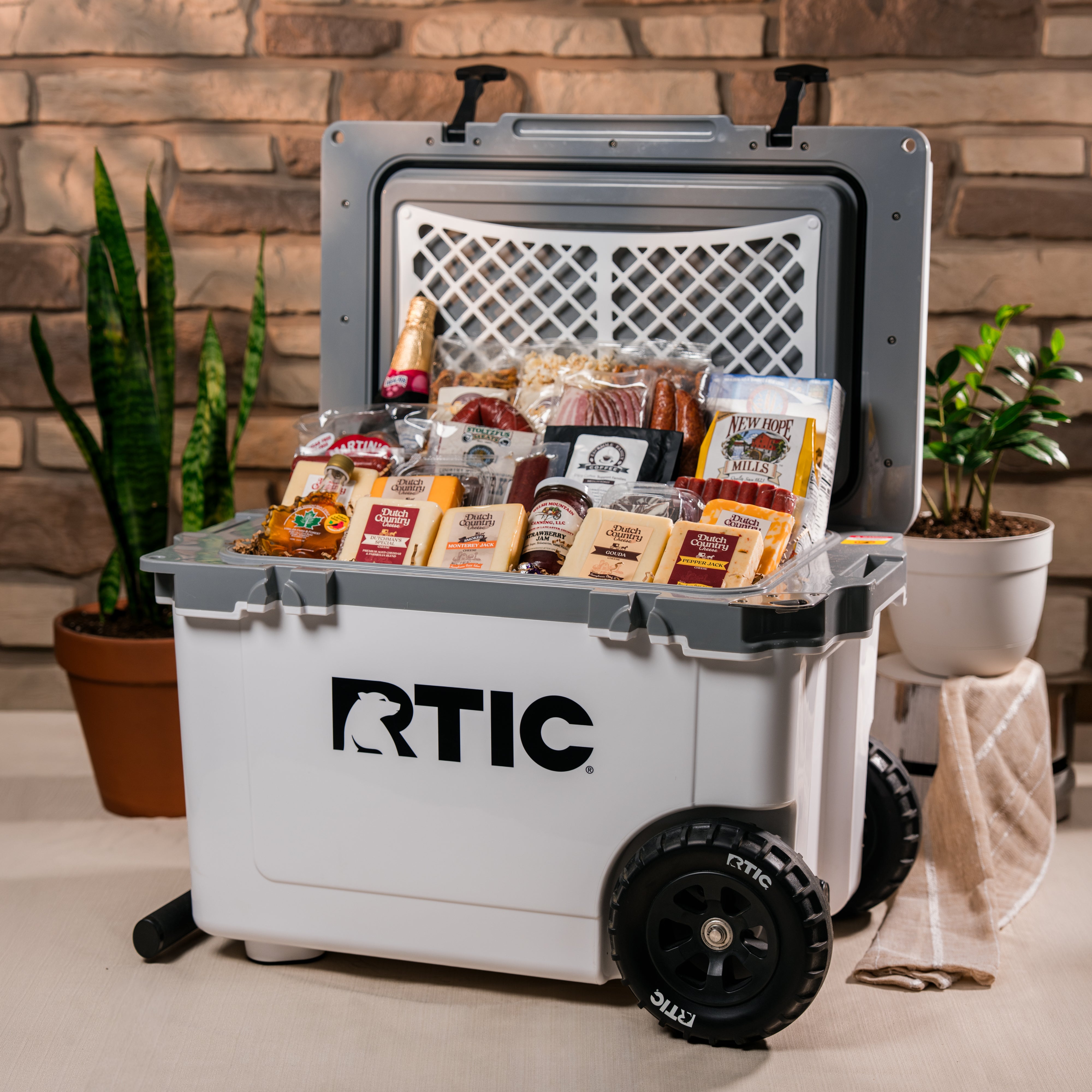 Rolling Country Wayfarer Gift Cooler - RTIC 52 Qt Wheeled – Dutch